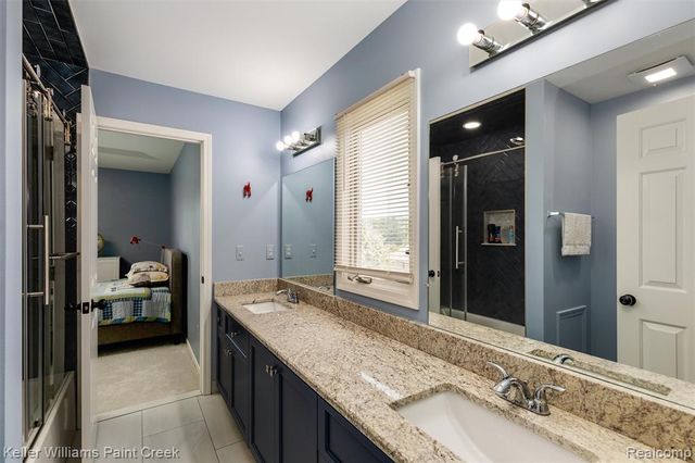 2036 Hickory Trail Drive, Rochester Hills, MI 48309