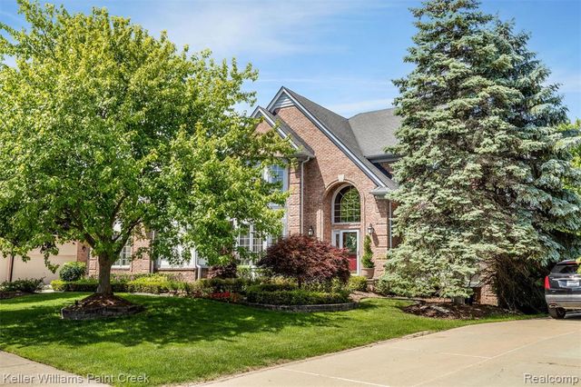 2036 Hickory Trail Drive, Rochester Hills, MI 48309