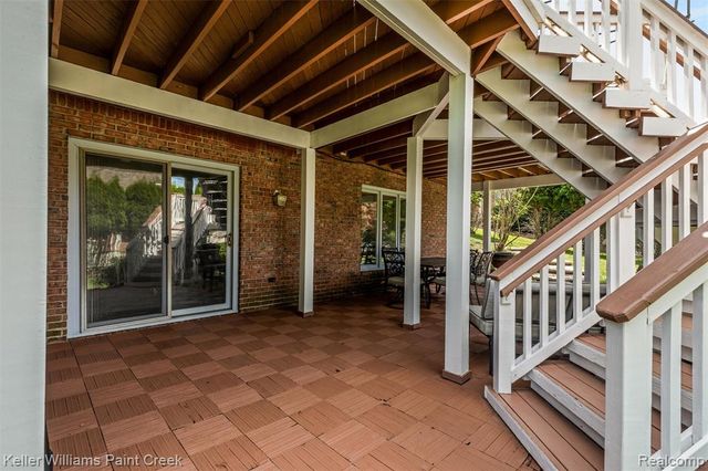 2036 Hickory Trail Drive, Rochester Hills, MI 48309