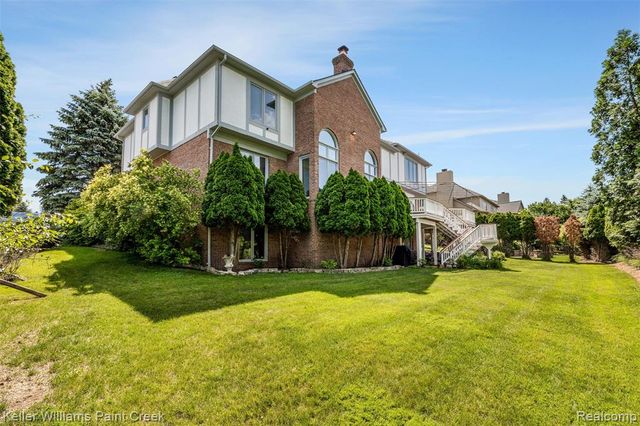 2036 Hickory Trail Drive, Rochester Hills, MI 48309