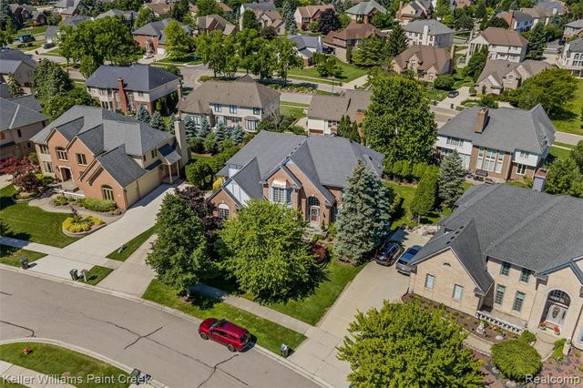 2036 Hickory Trail Drive, Rochester Hills, MI 48309