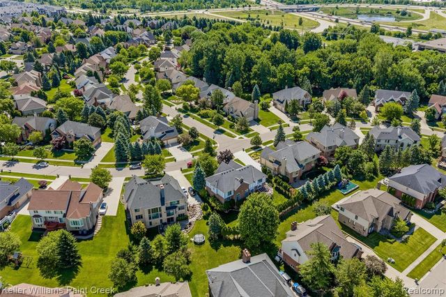 2036 Hickory Trail Drive, Rochester Hills, MI 48309
