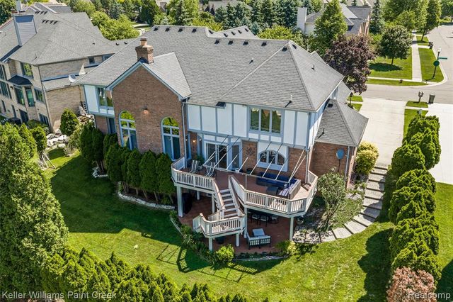 2036 Hickory Trail Drive, Rochester Hills, MI 48309