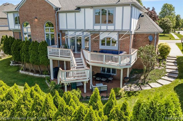 2036 Hickory Trail Drive, Rochester Hills, MI 48309