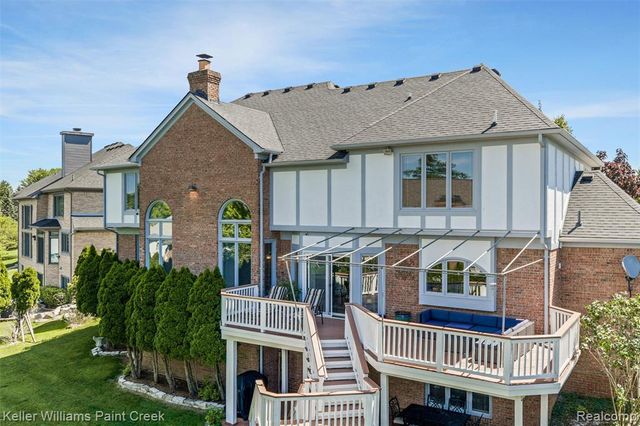2036 Hickory Trail Drive, Rochester Hills, MI 48309
