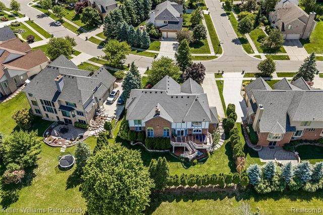 2036 Hickory Trail Drive, Rochester Hills, MI 48309