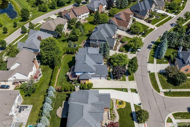 2036 Hickory Trail Drive, Rochester Hills, MI 48309