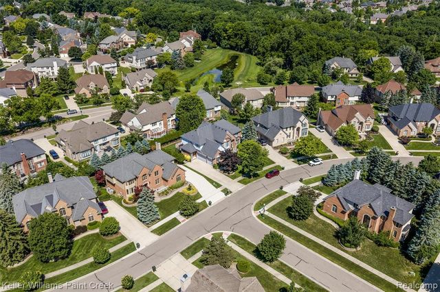 2036 Hickory Trail Drive, Rochester Hills, MI 48309