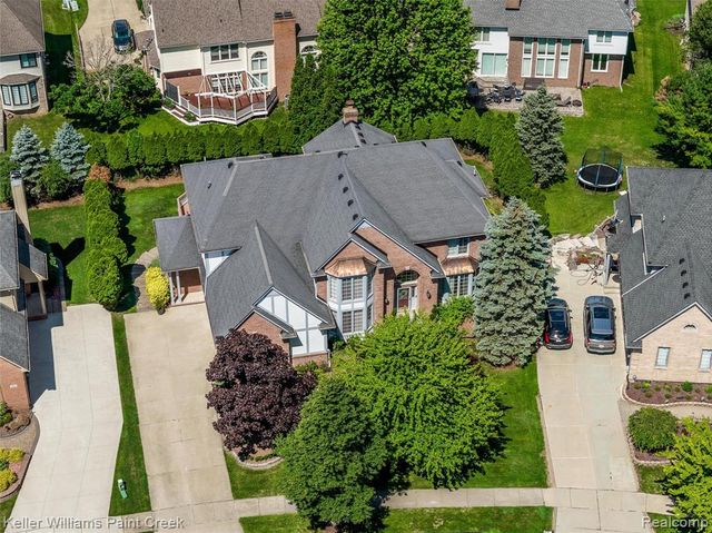 2036 Hickory Trail Drive, Rochester Hills, MI 48309