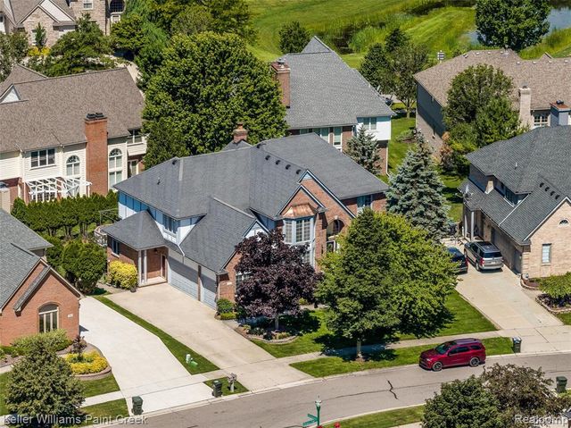 2036 Hickory Trail Drive, Rochester Hills, MI 48309