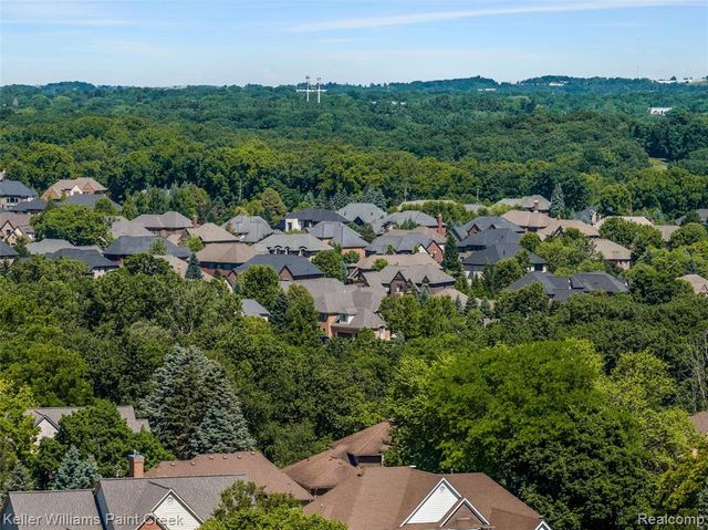 2036 Hickory Trail Drive, Rochester Hills, MI 48309