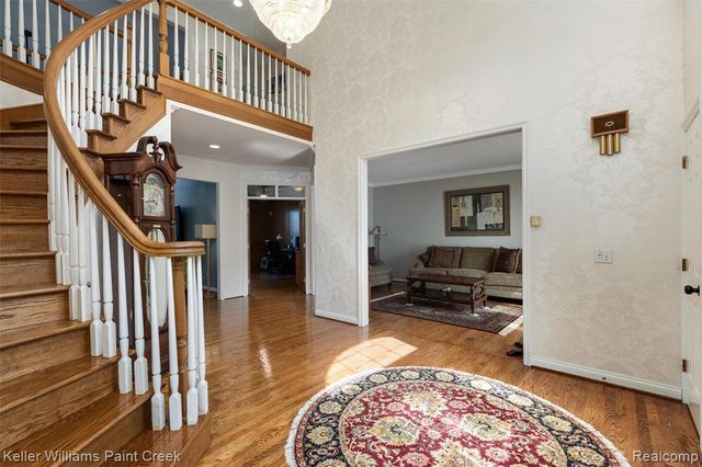 2036 Hickory Trail Drive, Rochester Hills, MI 48309