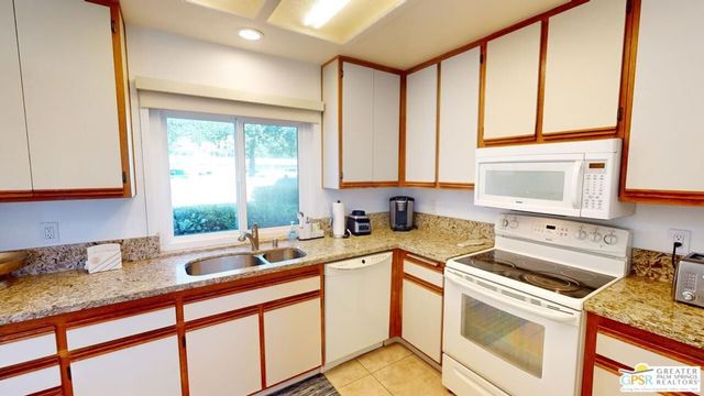 28862 Isleta Court, Cathedral City, CA 92234