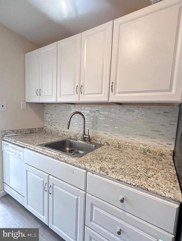 28 BIRCHWOOD CT, West Deptford, NJ 08066