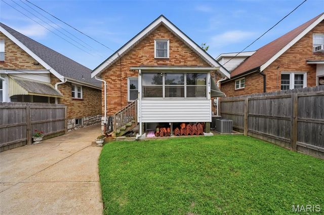 5239 Oleatha Avenue, St Louis, MO 63139