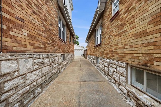 5239 Oleatha Avenue, St Louis, MO 63139