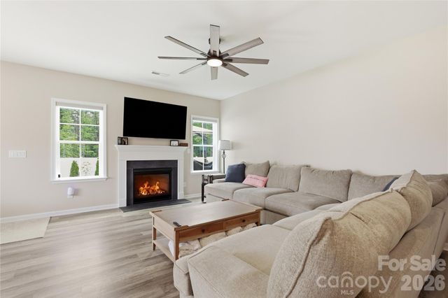 222 Moravian Court, Advance, NC 27006