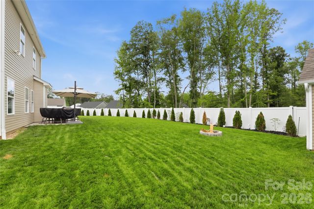 222 Moravian Court, Advance, NC 27006