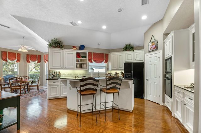 33 Winthrop Harbor N, Montgomery, TX 77356