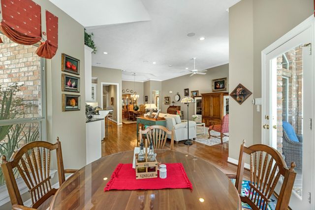 33 Winthrop Harbor N, Montgomery, TX 77356