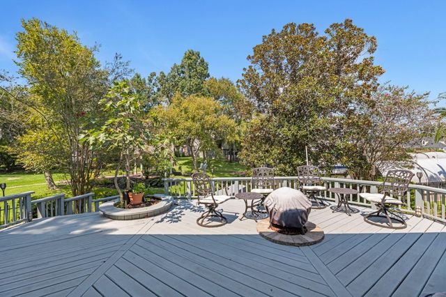 33 Winthrop Harbor N, Montgomery, TX 77356