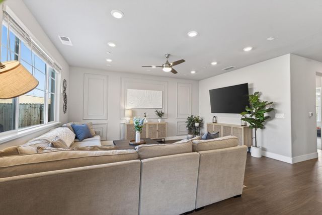 3494 Dutch Canyon Dr, Rocklin, CA 95765