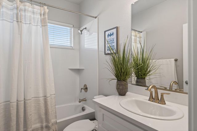 3494 Dutch Canyon Dr, Rocklin, CA 95765