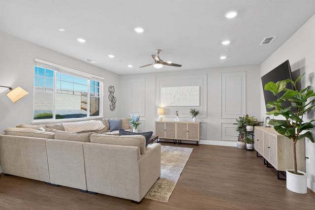 3494 Dutch Canyon Dr, Rocklin, CA 95765