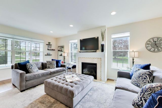 1331 Avery Avenue, Wheaton, IL 60187