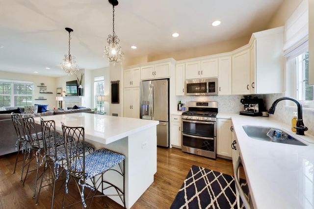 1331 Avery Avenue, Wheaton, IL 60187