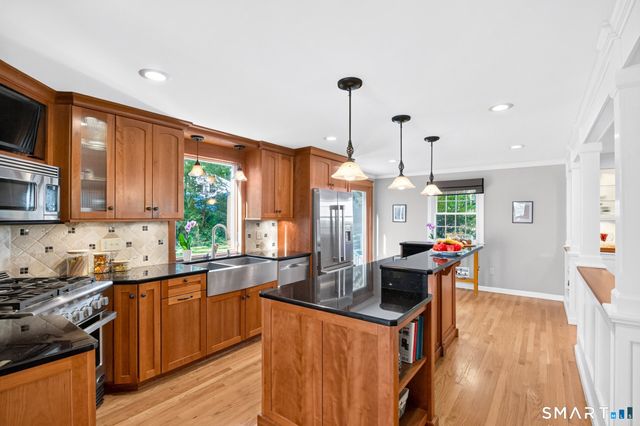 24 Valley View Drive, Simsbury, CT 06089