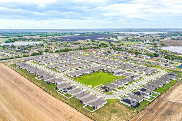 556 HENNEPIN LOOP, Lake Wales, FL 33898