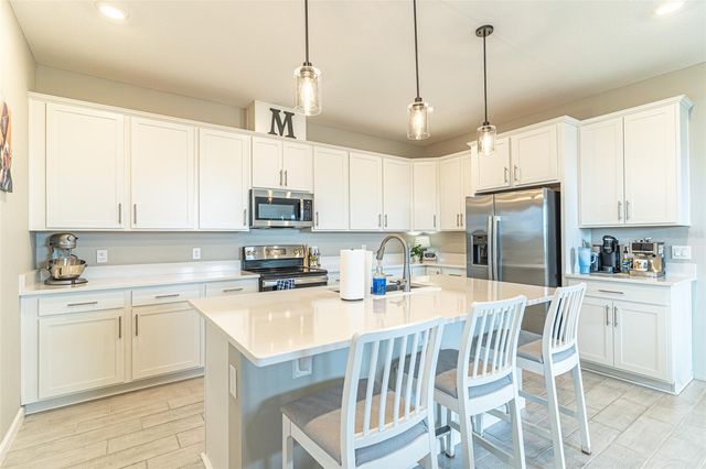 556 HENNEPIN LOOP, Lake Wales, FL 33898