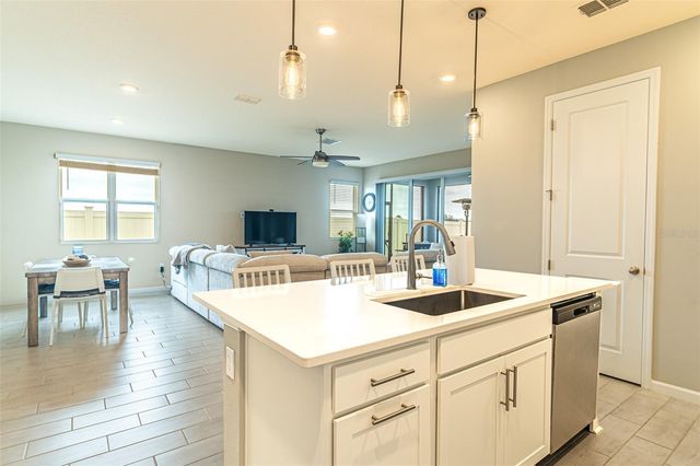 556 HENNEPIN LOOP, Lake Wales, FL 33898