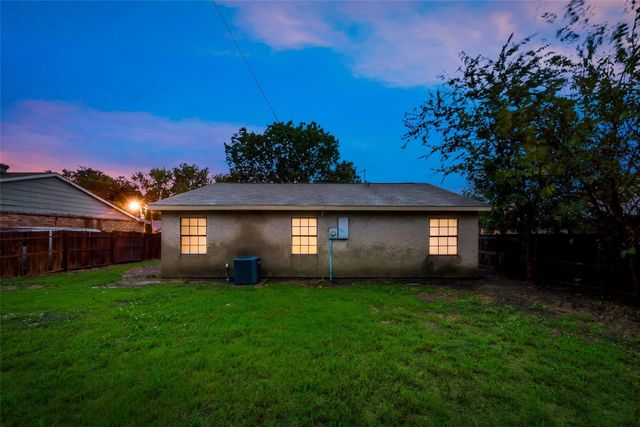 2315 Sunflower Drive, Arlington, TX 76014
