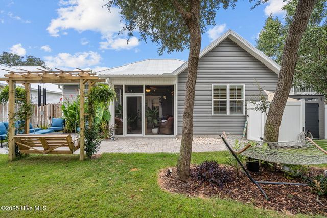 108 NE 17th Street, Oak Island, NC 28465