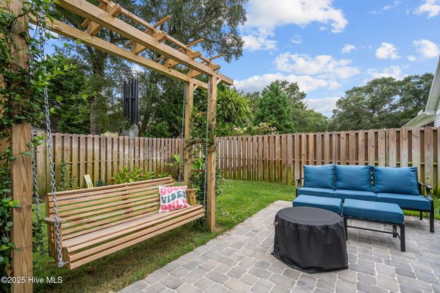 108 NE 17th Street, Oak Island, NC 28465