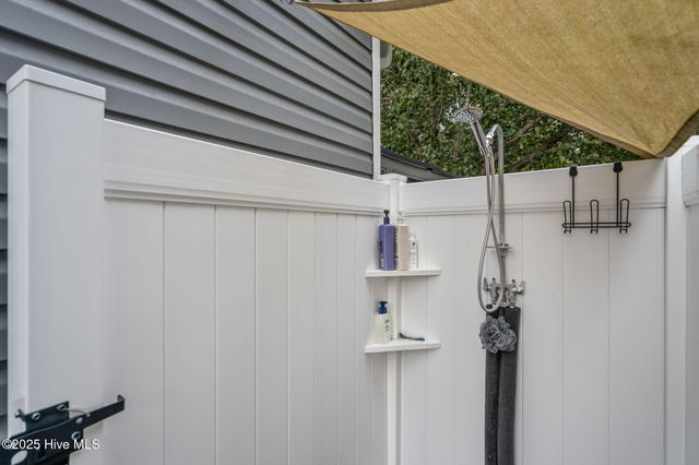 108 NE 17th Street, Oak Island, NC 28465