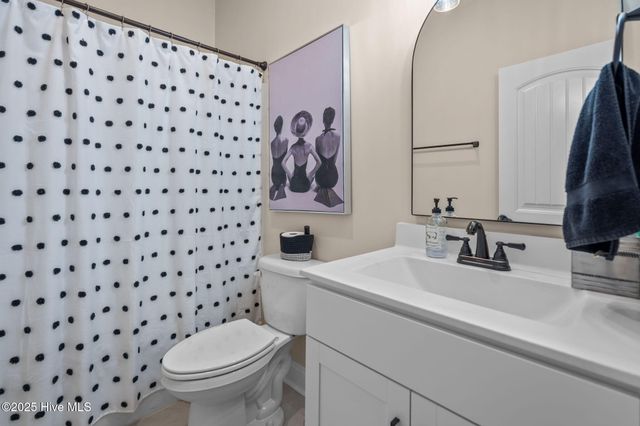 108 NE 17th Street, Oak Island, NC 28465