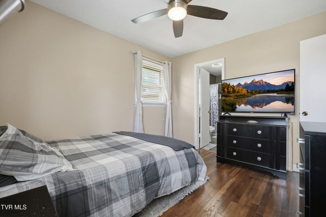 1211 Oakdell Court, Johnson City, TN 37604