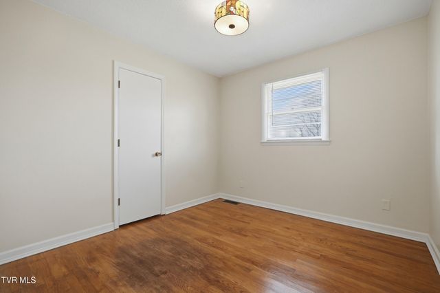 1211 Oakdell Court, Johnson City, TN 37604