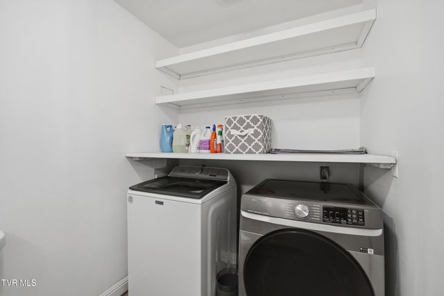 1211 Oakdell Court, Johnson City, TN 37604