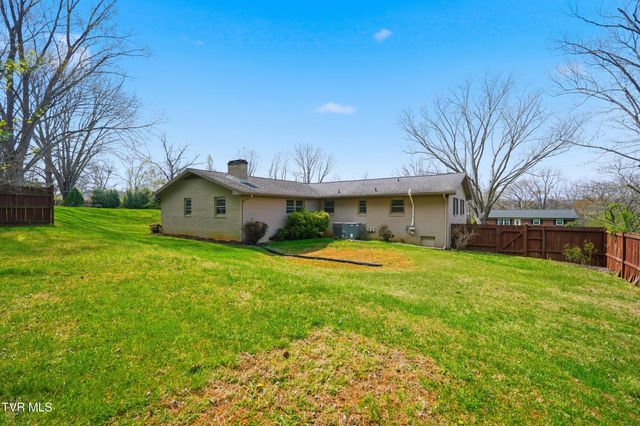 1211 Oakdell Court, Johnson City, TN 37604