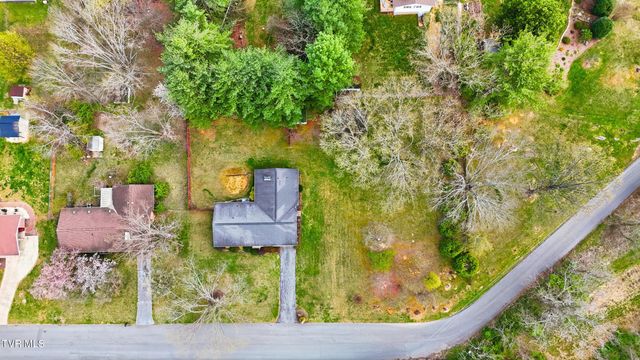 1211 Oakdell Court, Johnson City, TN 37604