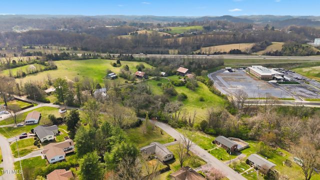 1211 Oakdell Court, Johnson City, TN 37604
