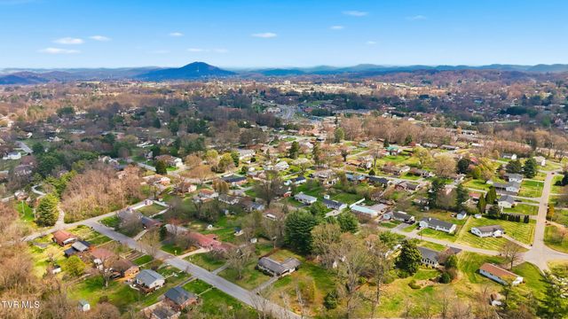 1211 Oakdell Court, Johnson City, TN 37604