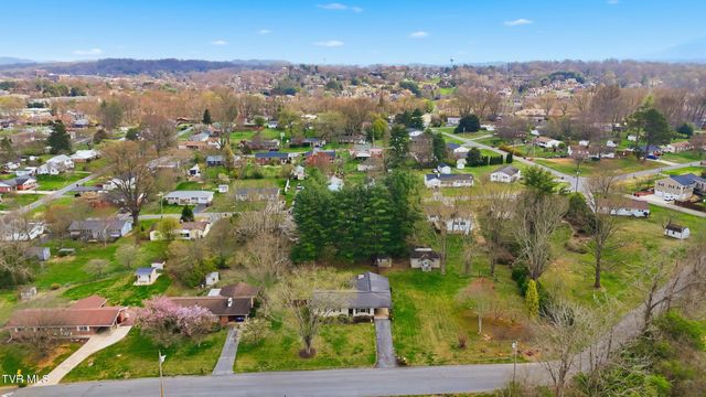 1211 Oakdell Court, Johnson City, TN 37604