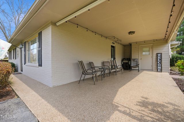 1211 Oakdell Court, Johnson City, TN 37604