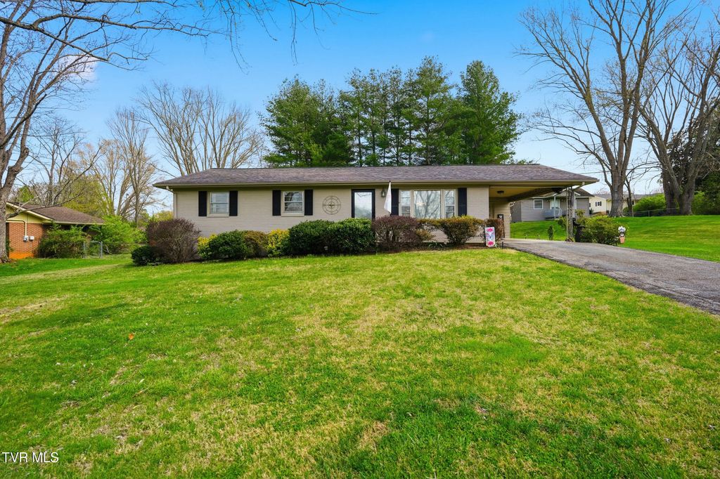 1211 Oakdell Court, Johnson City, TN 37604