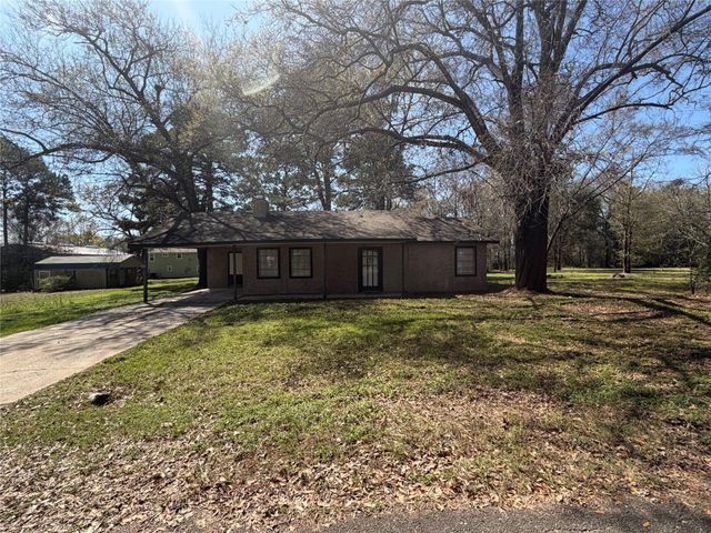 221 Yellowstone, Livingston, TX 77351